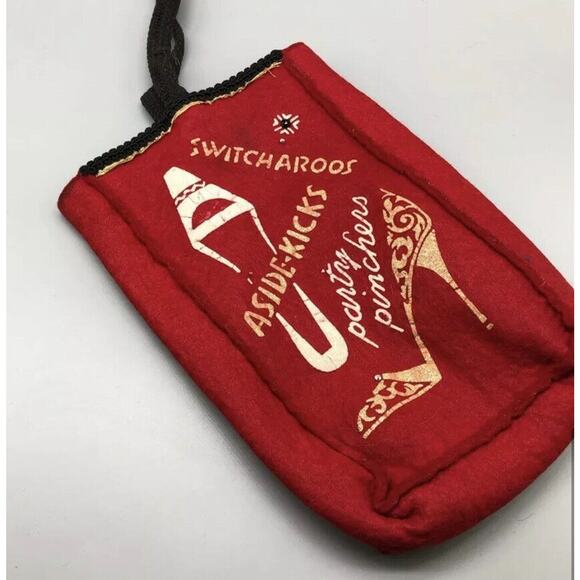 Vintage 1960s red felt Switcharoos Aside-kick‎ Party Pinchers shoe storage bag - Picture 5 of 8